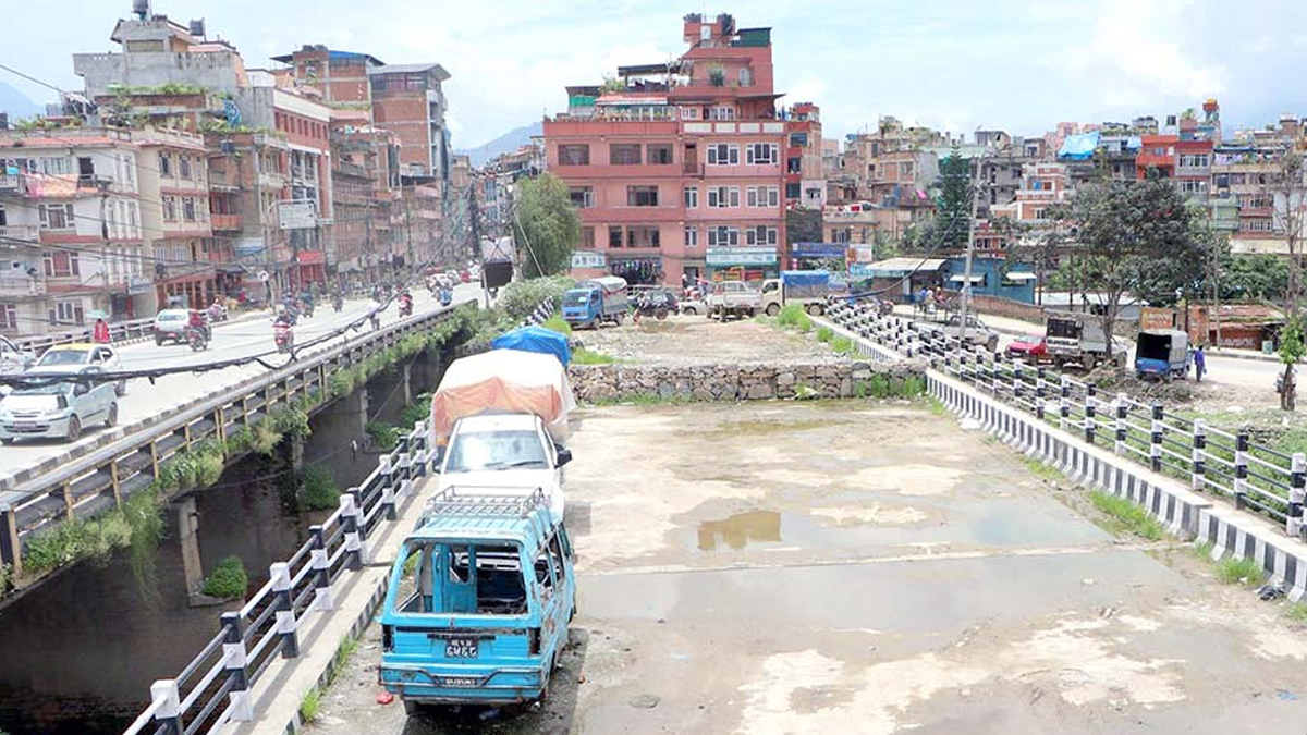 एक दशकमा पनि सम्पन्न भएन टेकु पुल